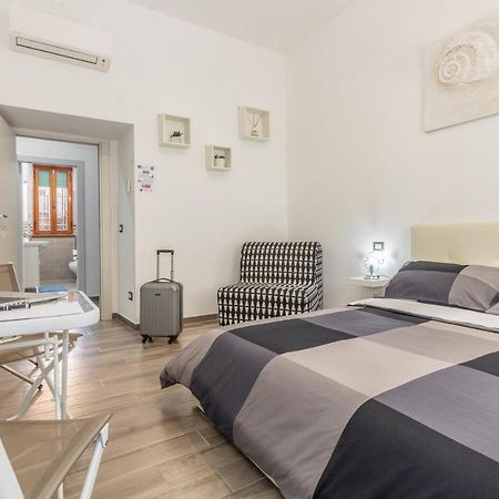 Scirocco Rooms Чивитавеккья Экстерьер фото